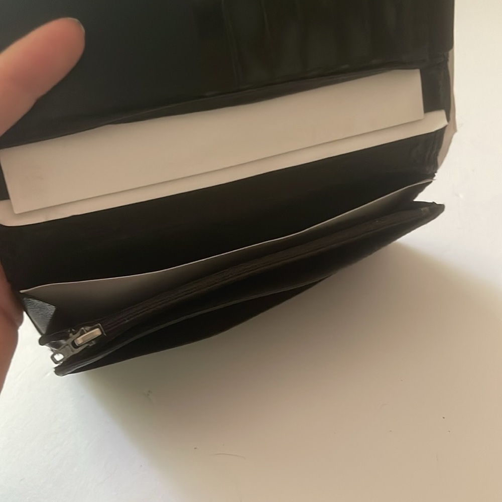 Authentic Chanel Wallet #5916398 - Picture 4 of 16